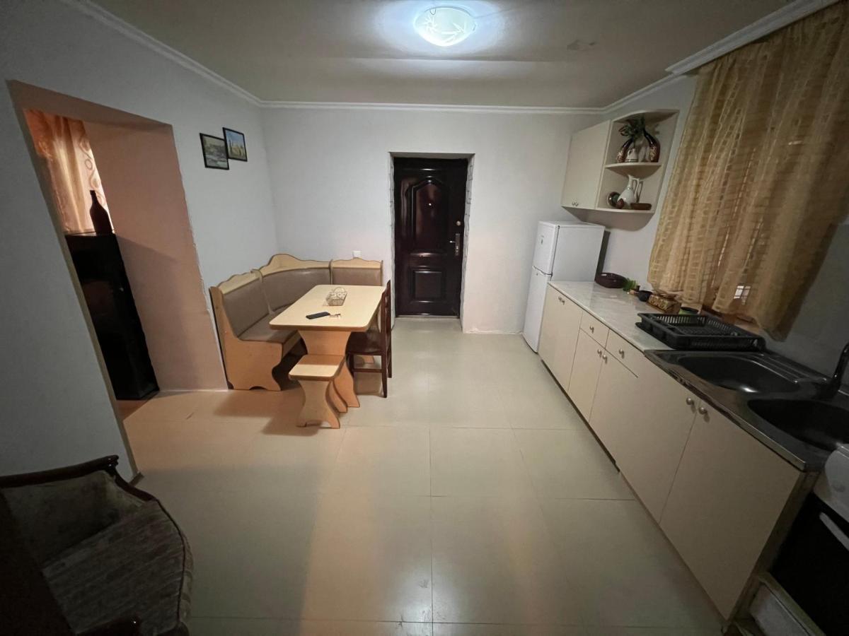 Cozy Apartment In The Centre Of Kutaisi Exterior foto